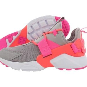 Nike Women’s' Pink and Gray Air Huarache City Low shoes